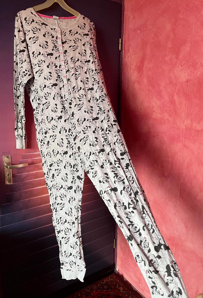 Speelse jumpsuit/pijama van Disney (original) 44 nu 20,99€, Disney, Maat 42/44 (L), Ophalen of Verzenden, Zo goed als nieuw