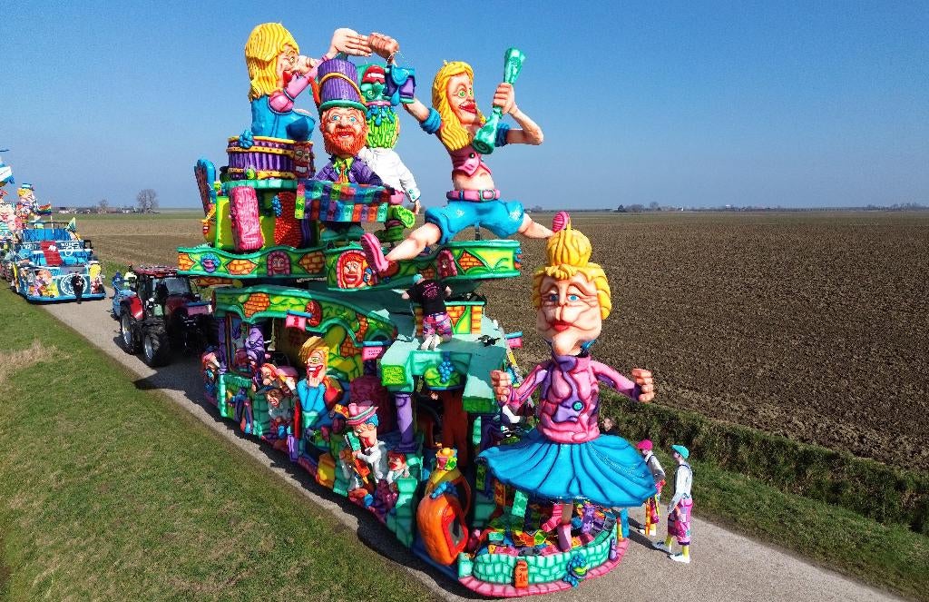 Nette polyester carnavalswagen, Ophalen, Gebruikt, Overige typen, Carnaval