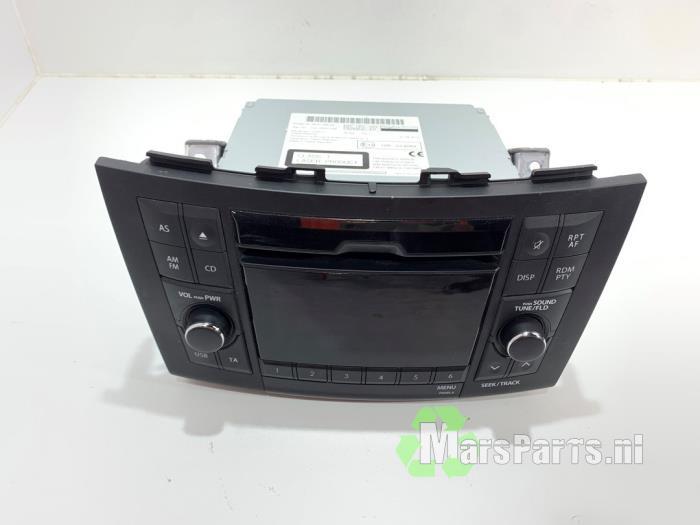Radio CD Speler van een Suzuki Swift, Gebruikt, -, -, Ophalen of Verzenden