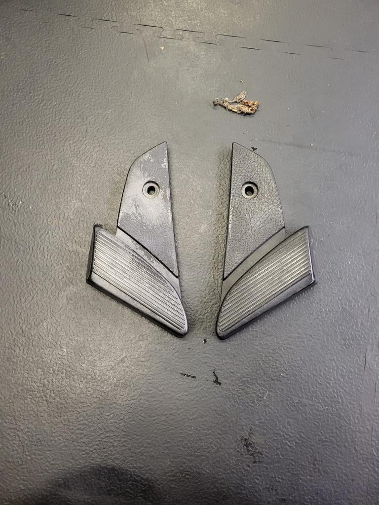 Voetsteun links en rechts Vespa lx