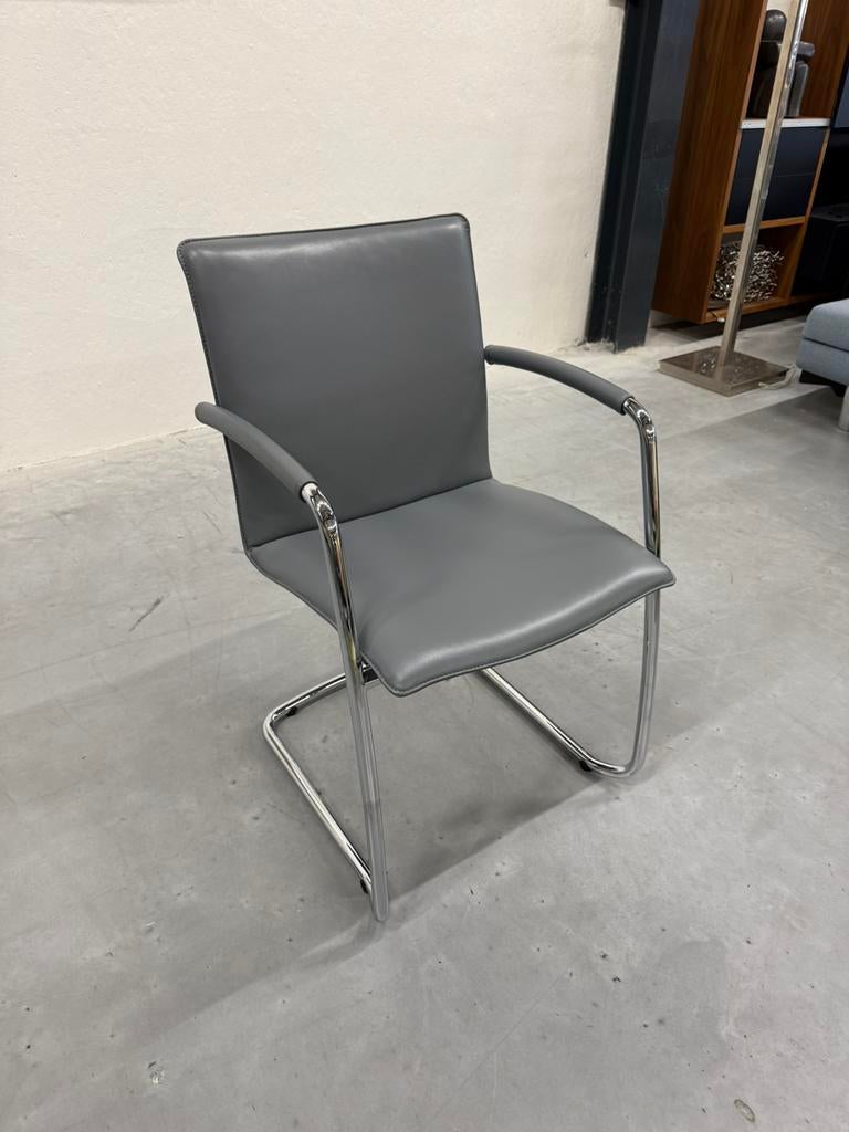 Nieuw Leolux Freyr Eetkamerstoel grijs leer design stoel, Huis en Inrichting, Stoelen, Leolux, Nieuw, Leer, Ophalen of Verzenden