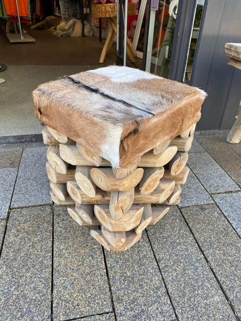 Teak houten krukje met vacht, Ophalen, Bruin, Nieuw, Eén