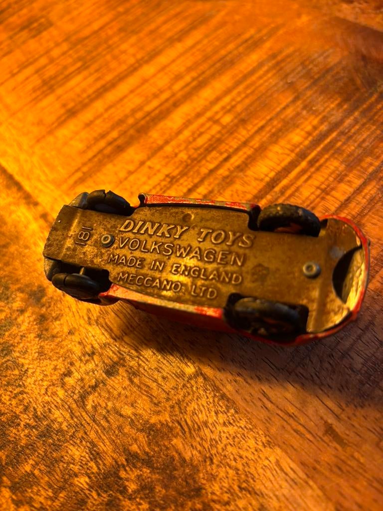 Vw Kever Dinky Toy, Hobby en Vrije tijd, Modelauto's | 1:43, Ophalen, Gebruikt, Auto, Dinky Toys