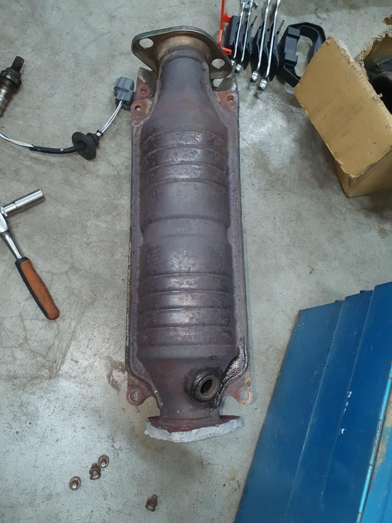 Gezocht katalysator honda civic ek 1999, Ophalen of Verzenden, Gebruikt, Honda
