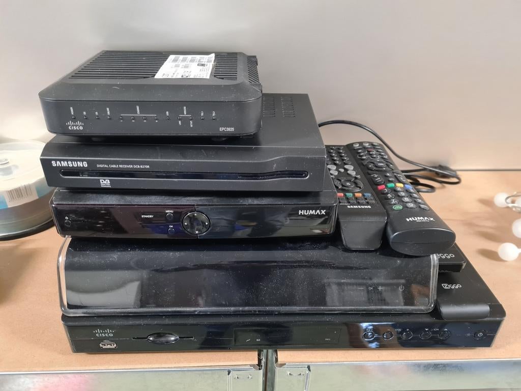 Ziggo Decoder Set: Samsung, Humax, Cisco, Horizon, Ophalen, Gebruikt, Decoder