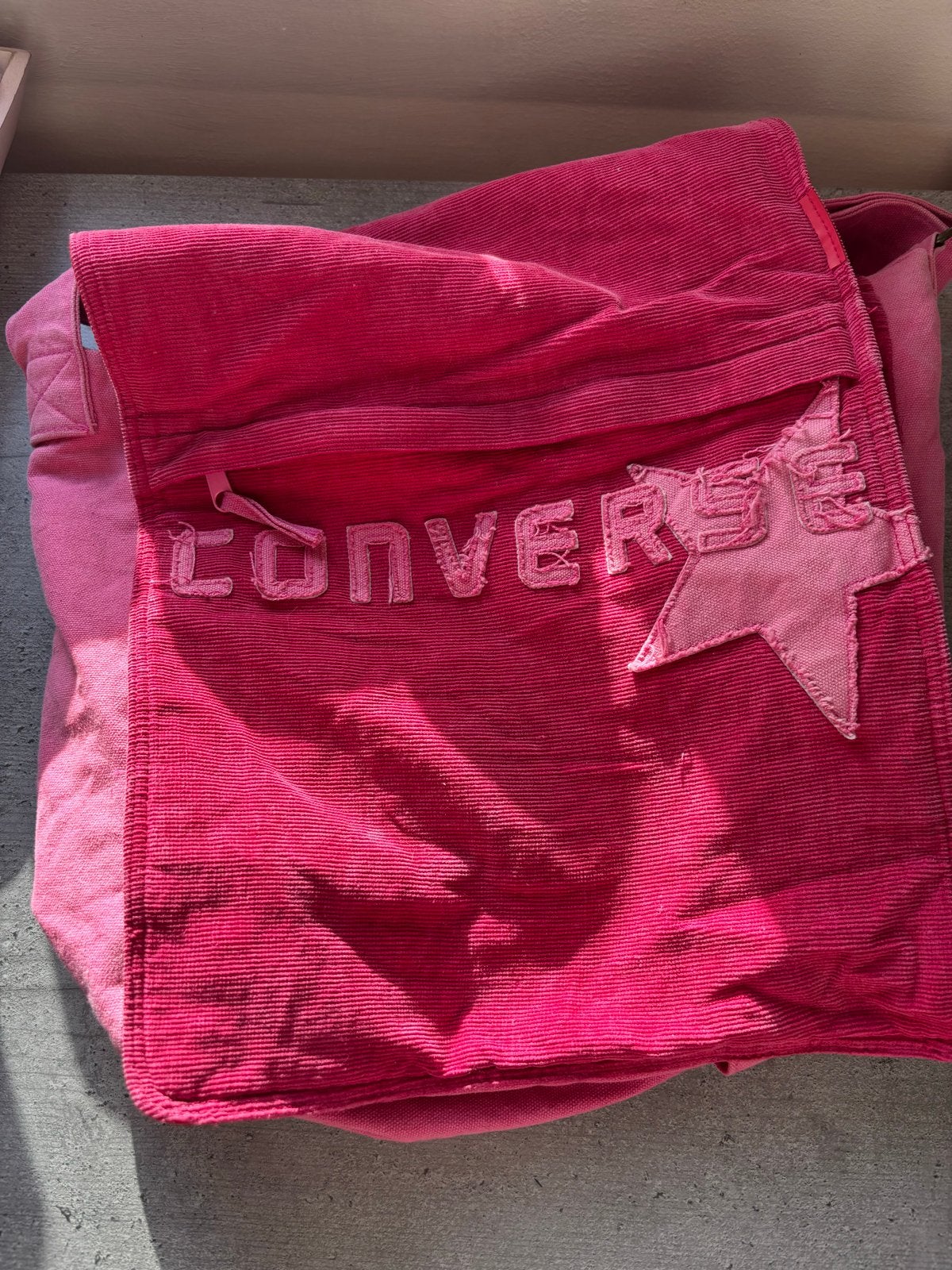Converse roze tas - Leuke schoudertas, Ophalen of Verzenden, Gebruikt, Roze, Schoudertasje