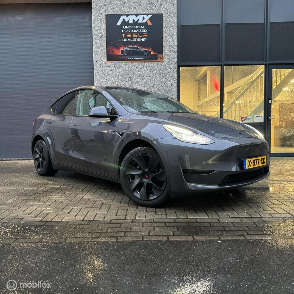 Tesla Model Y + MMX PACK + IAP, Automaat, Achterwielaandrijving, Gebruikt, Zwart