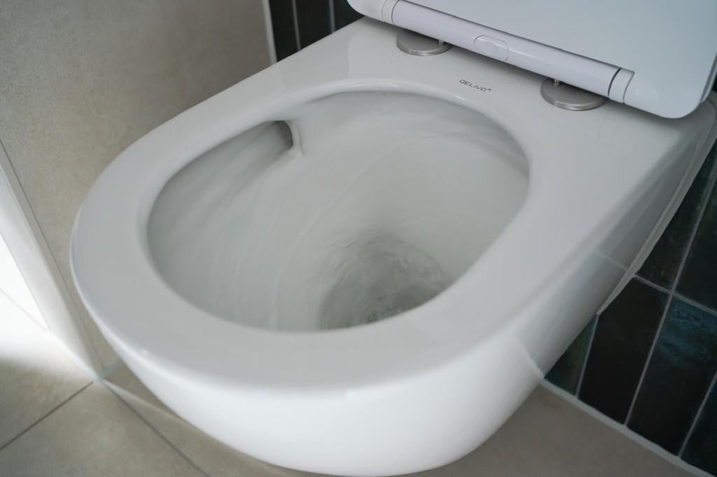 RESTPARTIJ WC POT, Ervaar de Kracht van de Tornado Spoeling!, Keramiek, Overige typen, Nieuw, Ophalen of Verzenden