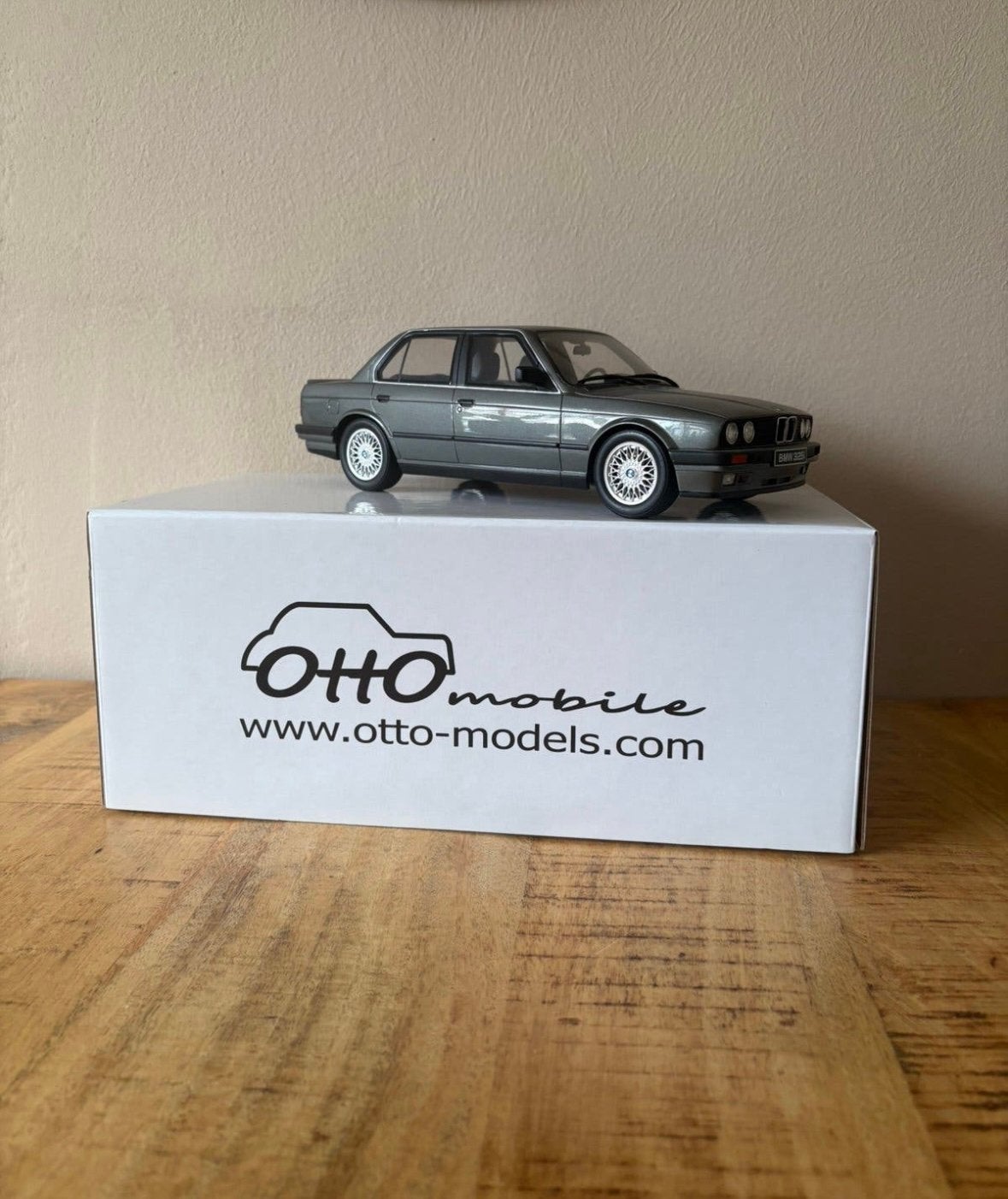 BMW 325i E30 1:18, Ophalen of Verzenden, Zo goed als nieuw, Auto, OttOMobile
