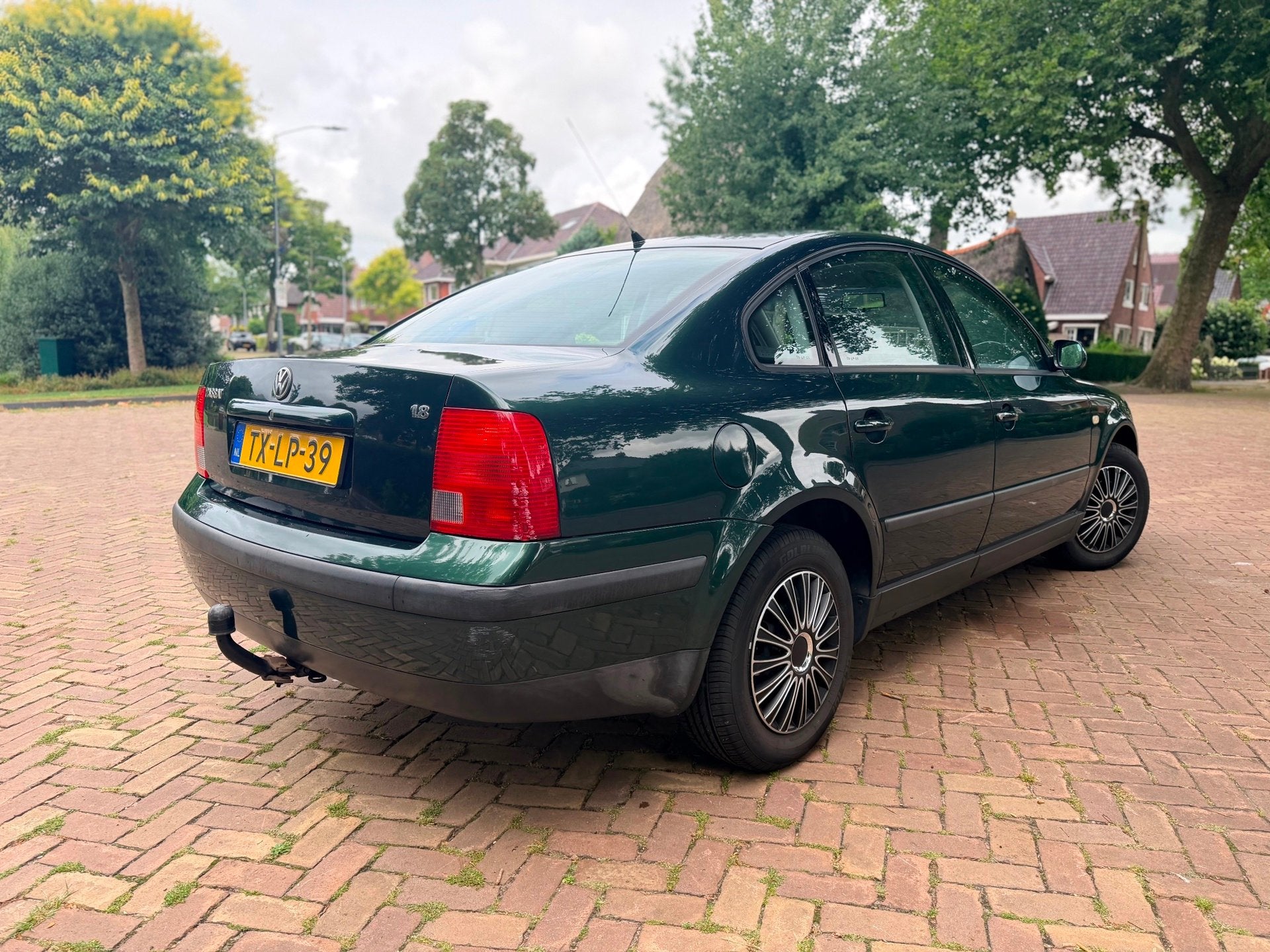 Foto 4 van Volkswagen Passat 1.8 | Elek.Pakket | Trekhaak | NAP!