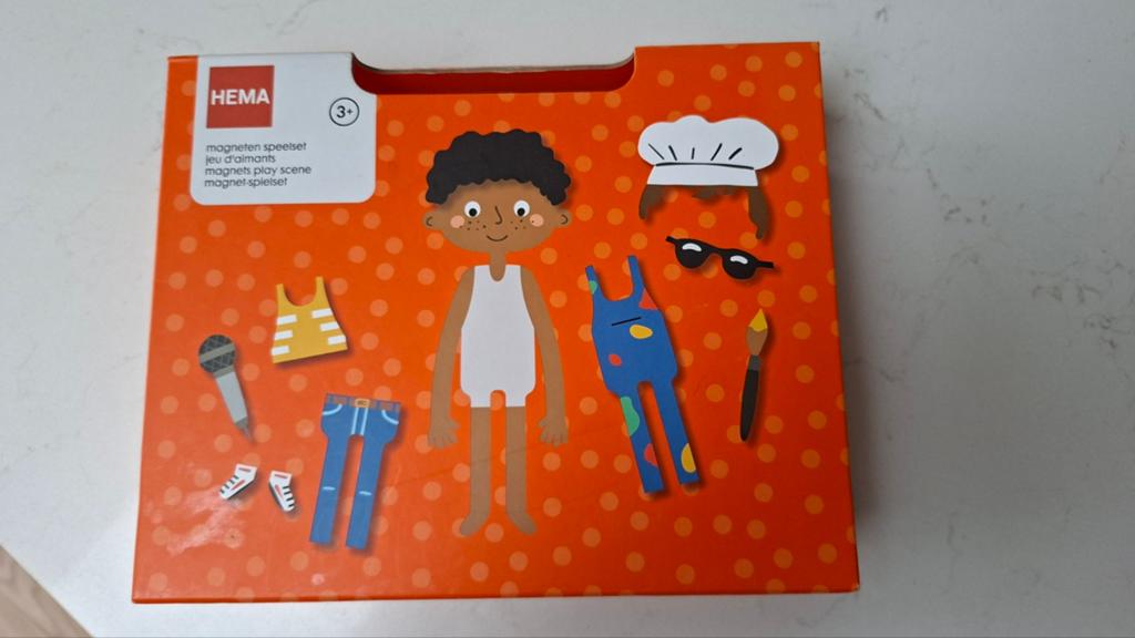 Hema Magneten Speelset - Verkleedpop met Accessoires, Ophalen of Verzenden, Zo goed als nieuw, Ontdekken