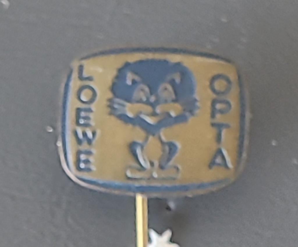 Vintage Speldje Loewe Opta Katje, Ophalen of Verzenden, Gebruikt, Dier of Natuur, Speldje of Pin