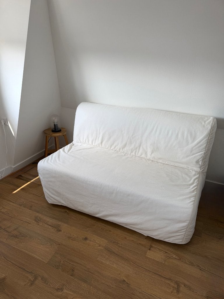 Ikea Slaapbank LYCKSELE LÖVÅS, Huis en Inrichting, Slaapkamer | Slaapbanken, Ophalen, Gebruikt, Tweepersoons, Crème