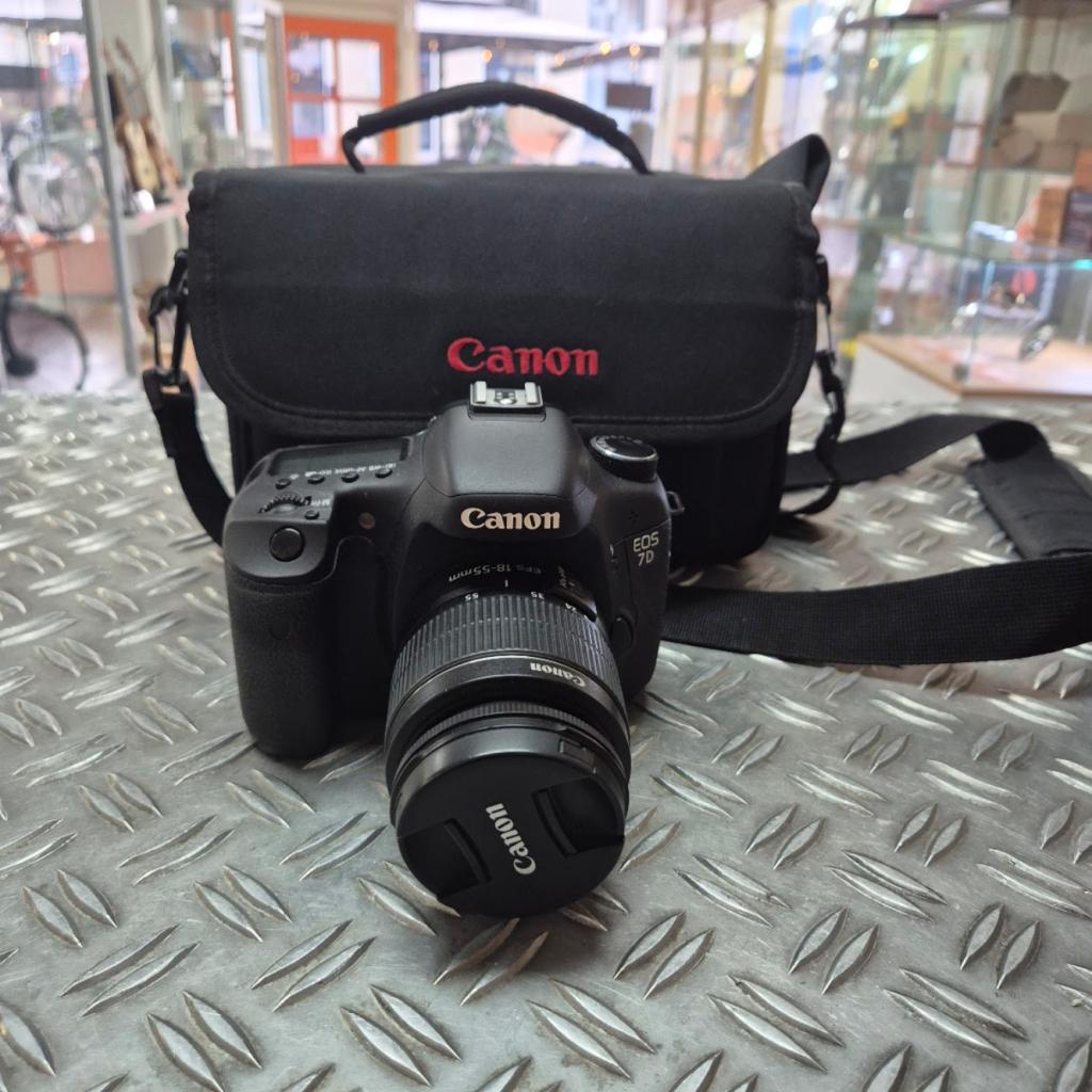 Canon EOS 7D met EFS 18-55mm 1:3.5-5.6 III 7036 clicks!, Audio, Tv en Foto, Fotocamera's Digitaal, Zo goed als nieuw