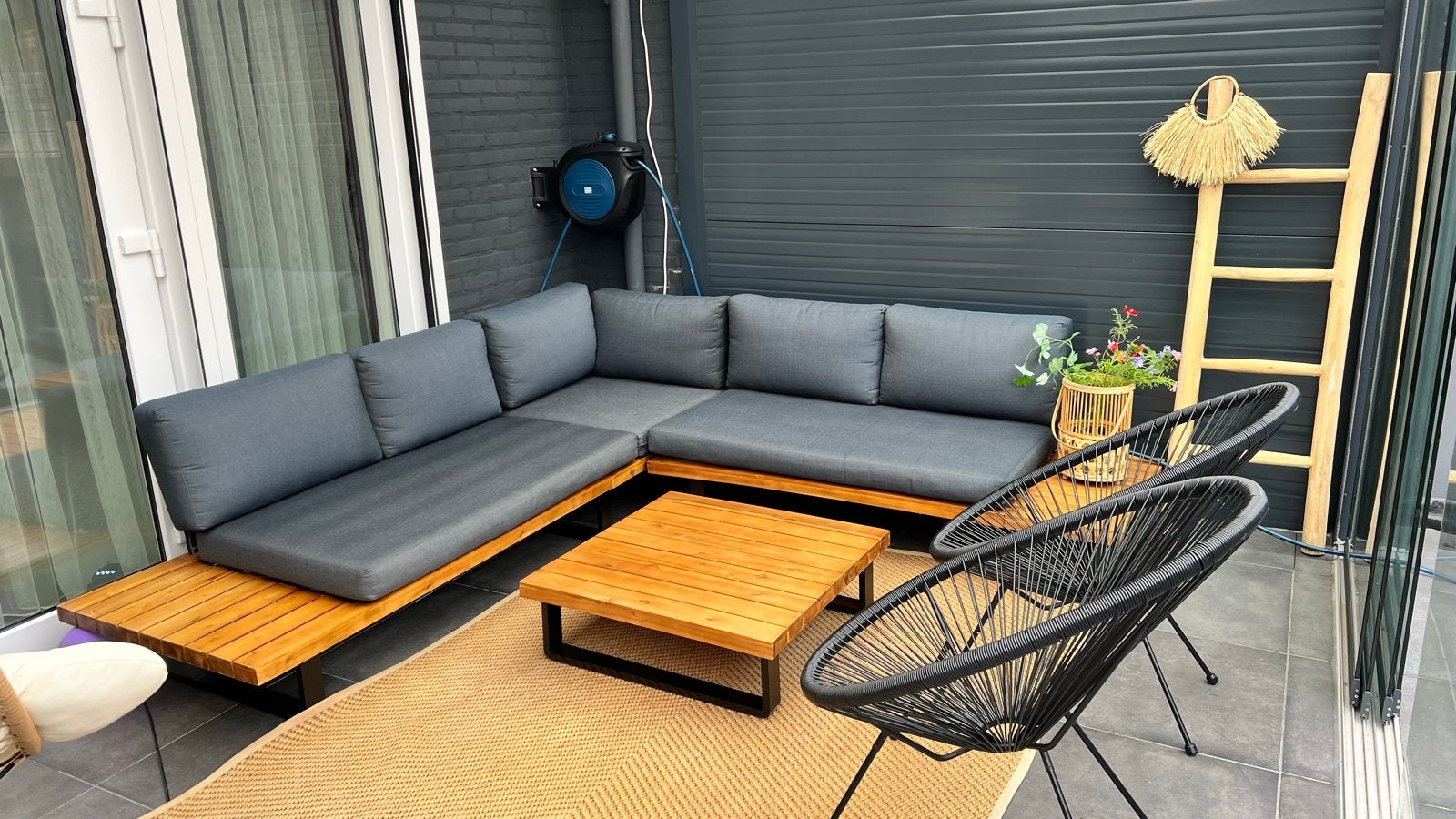 Luxe Loungeset met Houten Tafel en Zwarte Stoelen, Tuin en Terras, Ophalen, Meer dan 8 zitplaatsen, Zo goed als nieuw, Loungeset