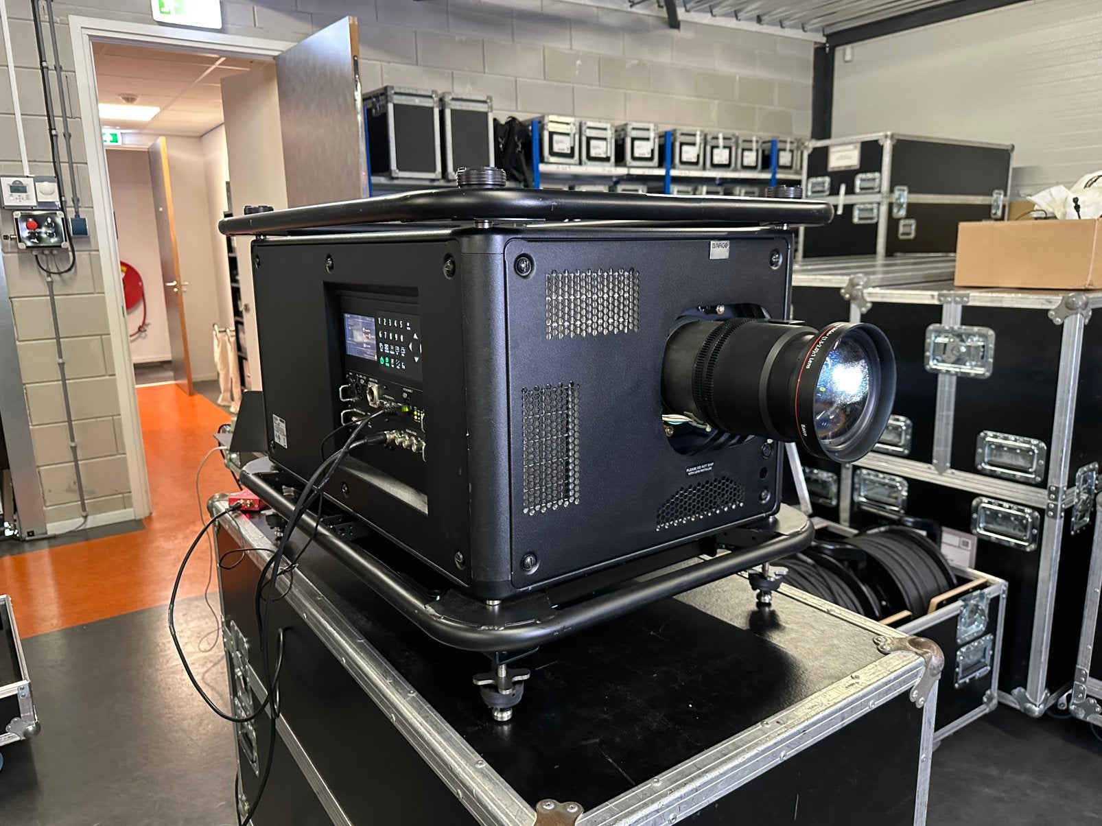 Barco HDX W18 flex projector, Ophalen, Zo goed als nieuw