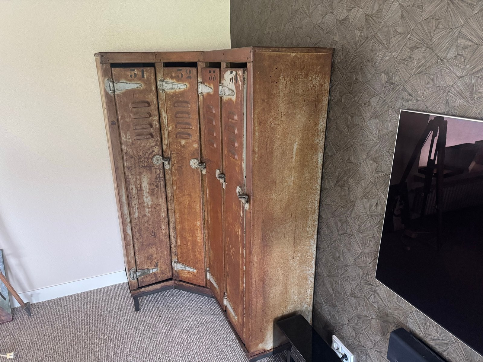 Unieke Vintage Lockerkast / Hoekkast met Vakverdelingen, Ophalen, Gebruikt
