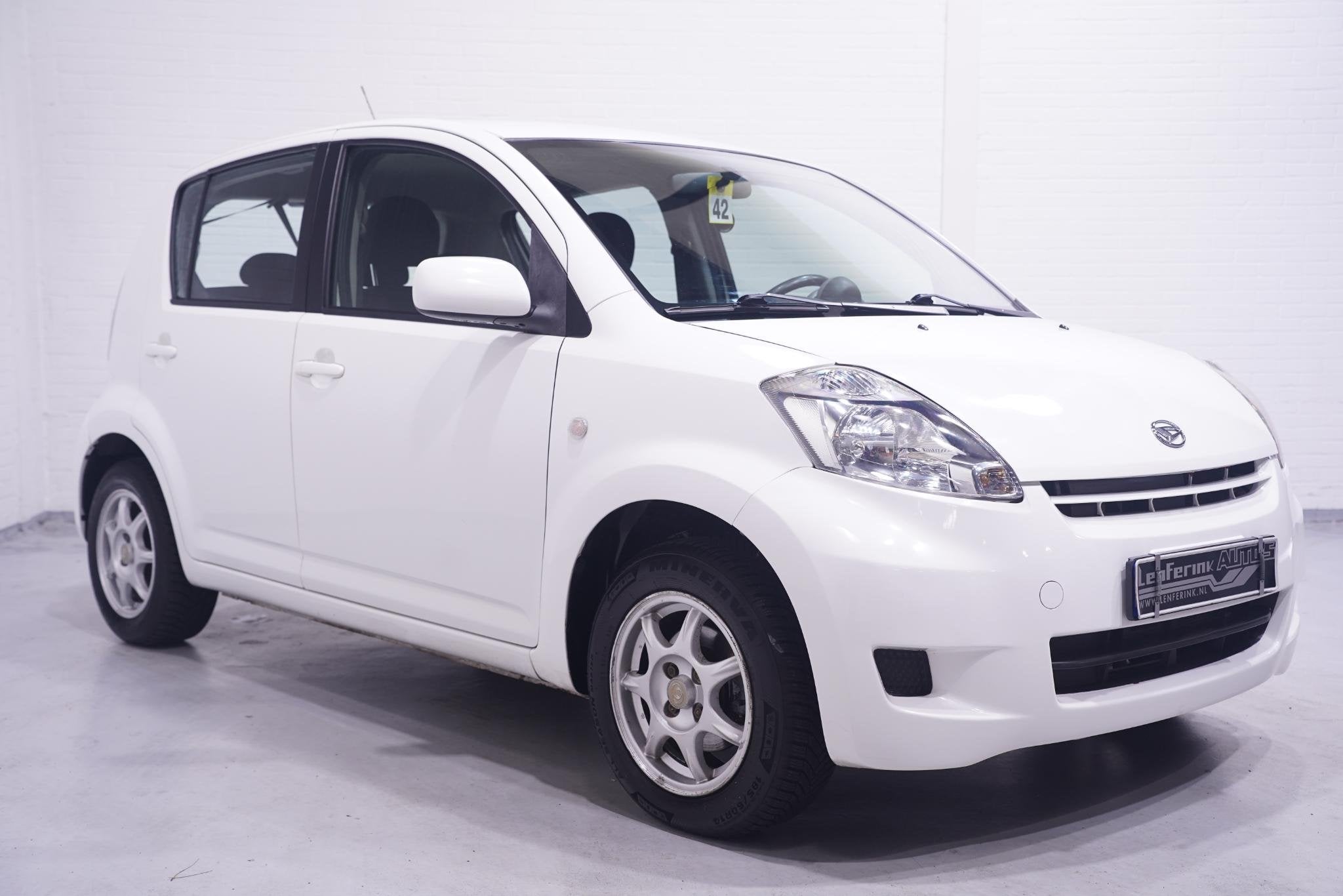 Daihatsu Sirion 2 1.3-16V Comfort Airco, Auto's, Stof, Gebruikt, 31 €/maand, 4 cilinders