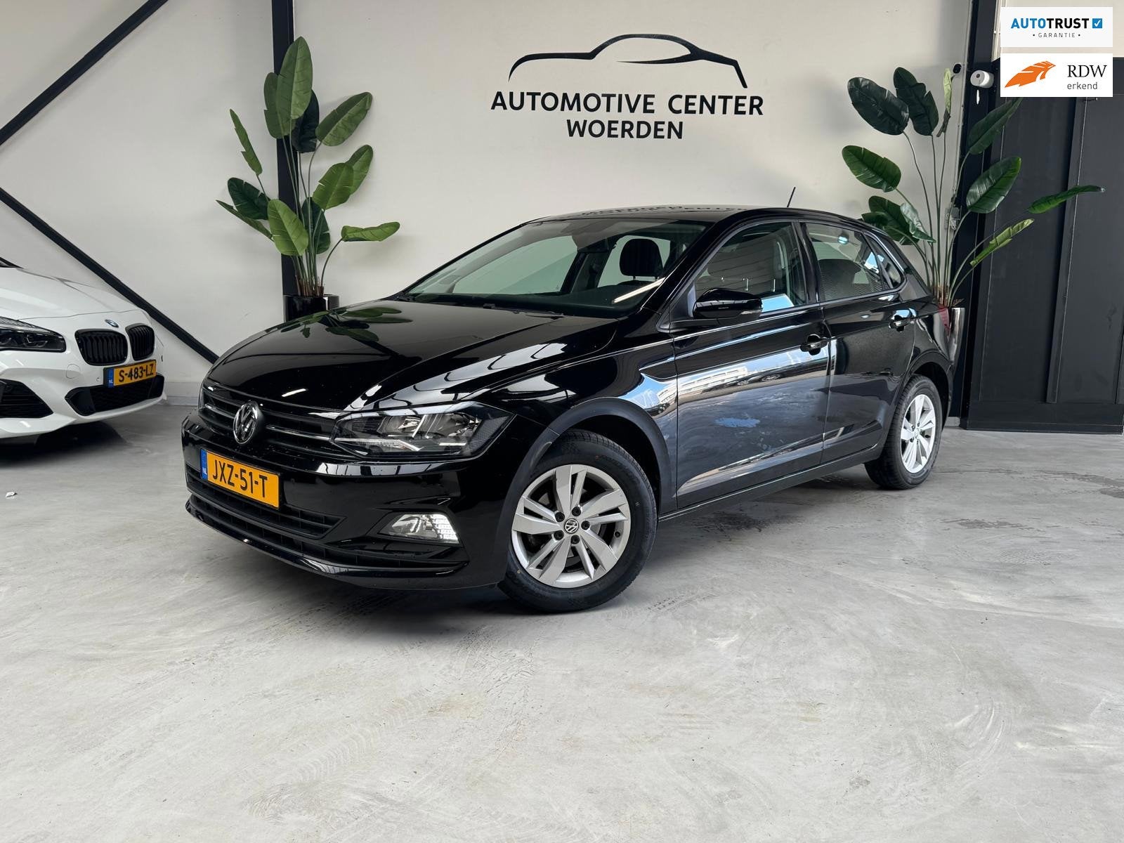 Volkswagen POLO 1.0 MPI Beats Navi PDC Cruise Control, 1025 kg, Gebruikt, Euro 6, Zwart
