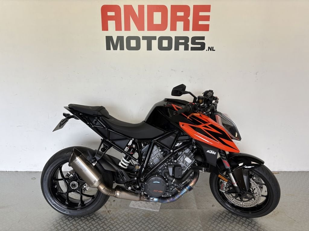KTM 1290 Superduke R, Motoren, Bedrijf, Sport