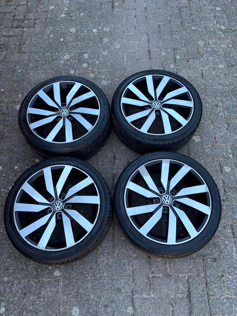 Volkswagen velgen met zomerbanden 225/40 ZR 18, 18 inch, Gebruikt, Banden en Velgen, Ophalen of Verzenden