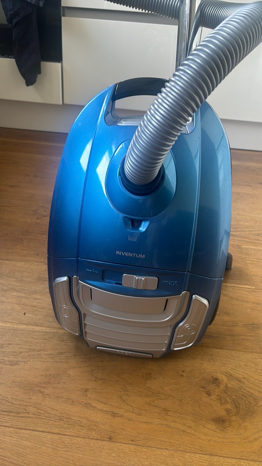 Inventum stofzuiger - Blauw, Goede Staat, Witgoed en Apparatuur, Ophalen, Gebruikt, Stofzak, Sledestofzuiger