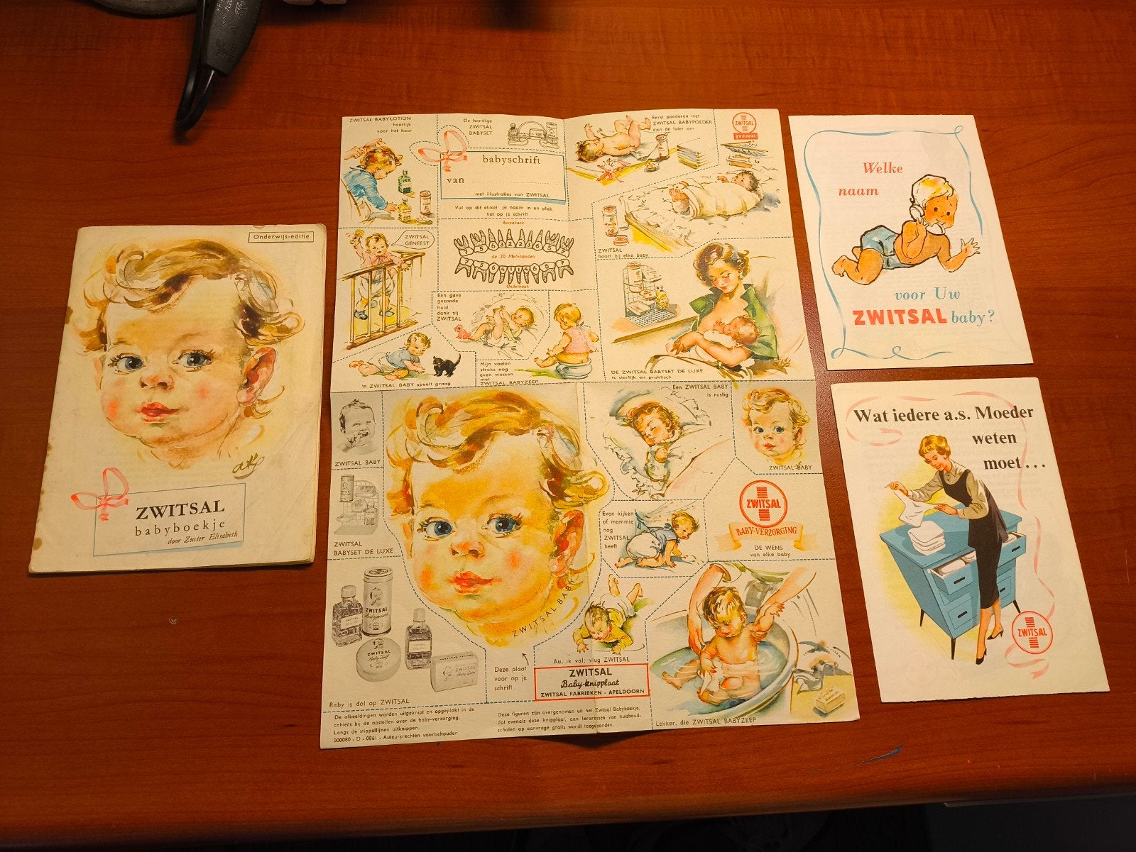 Vintage Zwitsal Babyboekjes jaren 50/60, Ophalen of Verzenden, Zo goed als nieuw, Zwangerschap en Bevalling