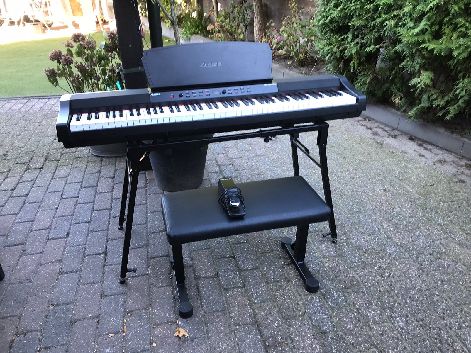Alesis prestige Artist Digitale, Muziek en Instrumenten, Ophalen, Zo goed als nieuw, Zwart, Piano