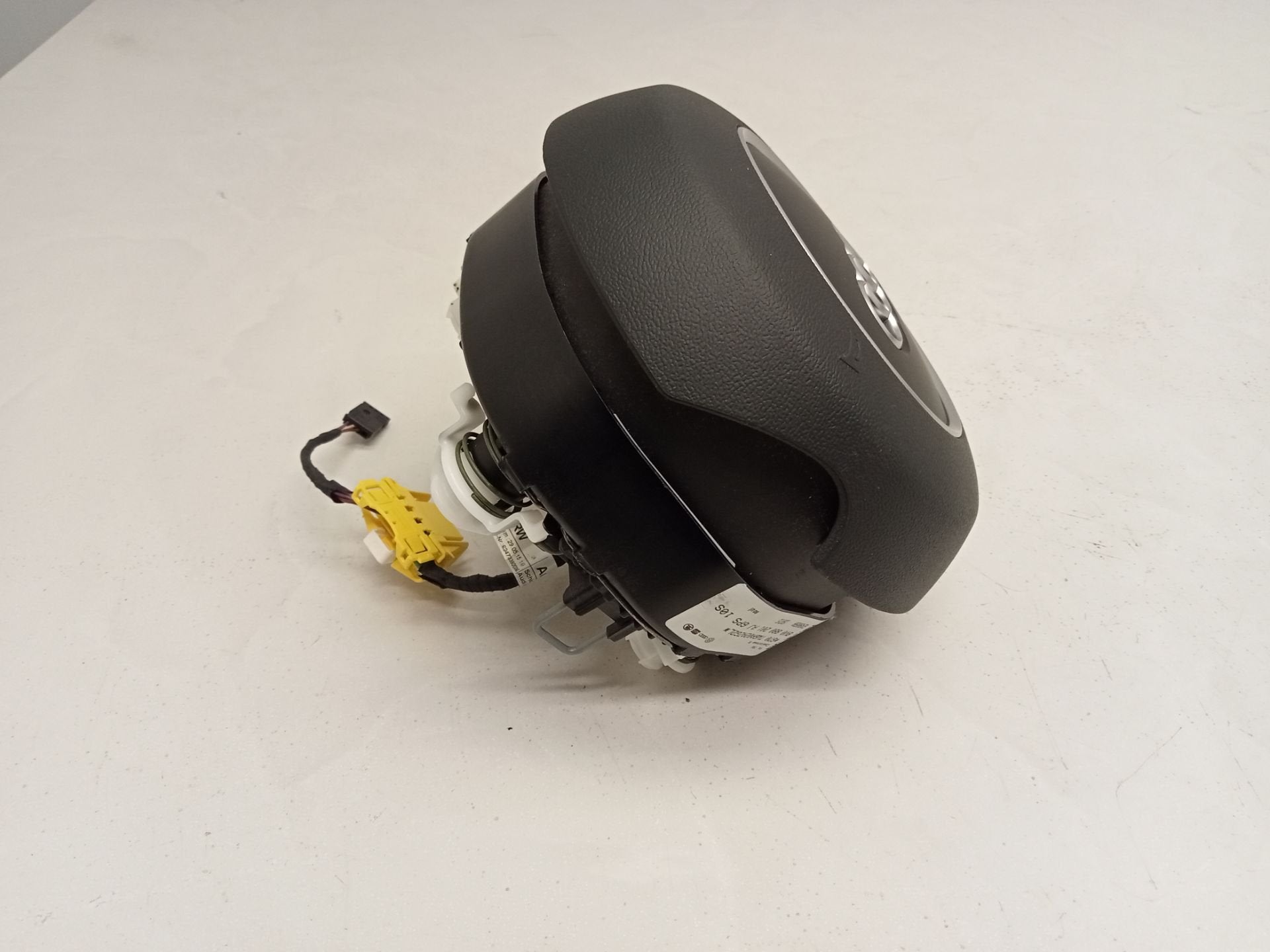 Audi A3 8V 2012-2016 Airbag Origineel incl. stekker, Gebruikt, AUDI AG, Auto-Union-Strasse 1
85045  Ingolstadt, DE, Kundenbetreuung@audi.de