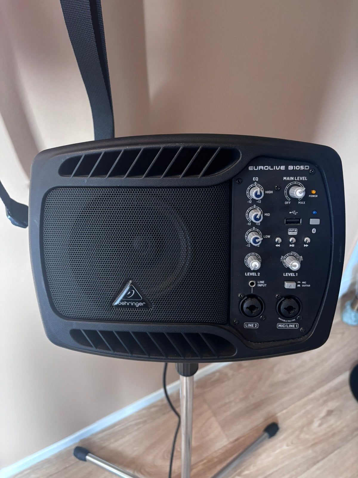 Behringer eurolive b105d monitor, Muziek en Instrumenten, Ophalen of Verzenden, Zo goed als nieuw, Minder dan 500 watt, Monitor(versterker)