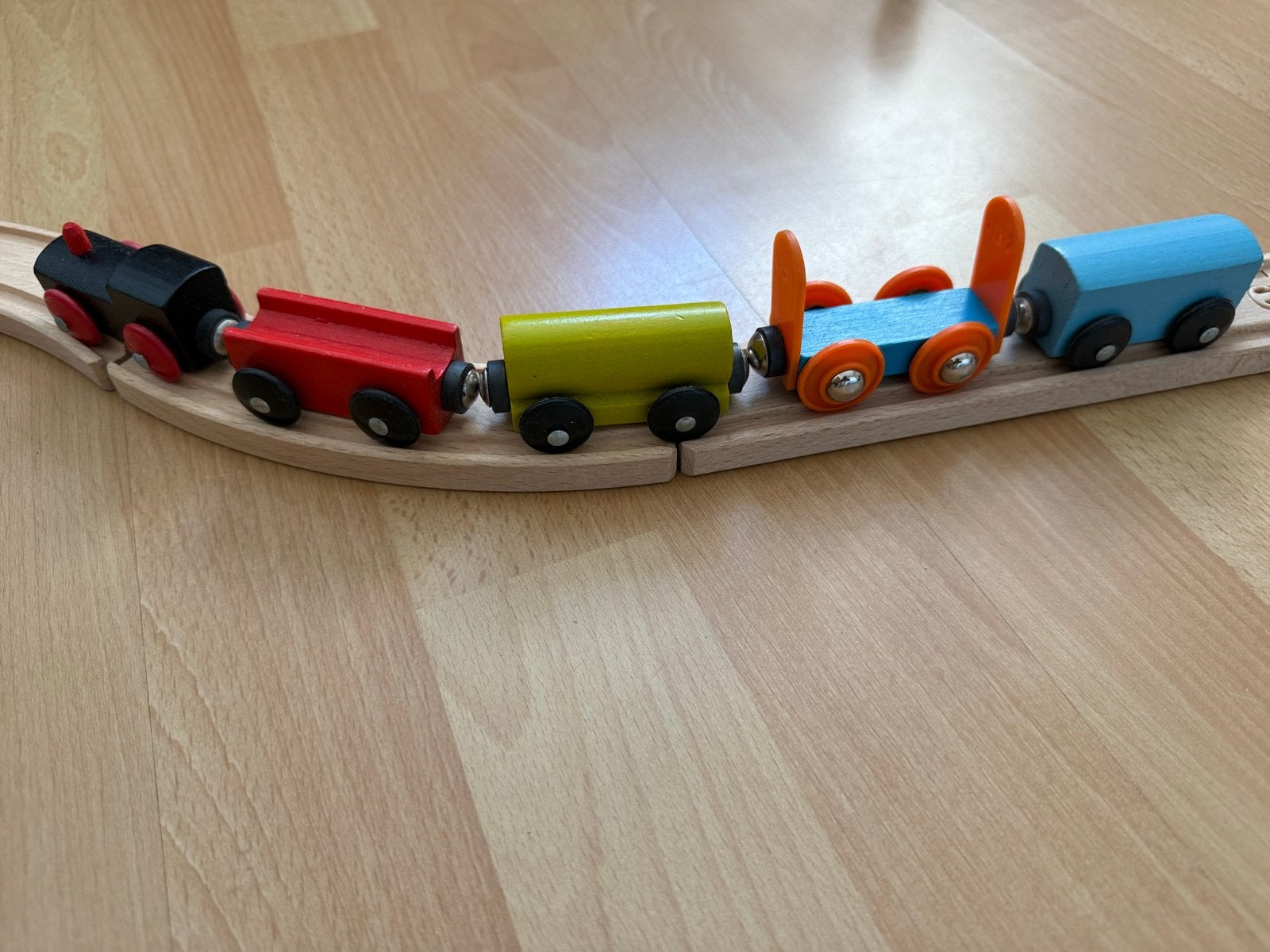 IKEA LILLABO Houten Treinbaan met Trein en Accessoires, Ophalen of Verzenden, Gebruikt, Rij- of Hobbelspeelgoed