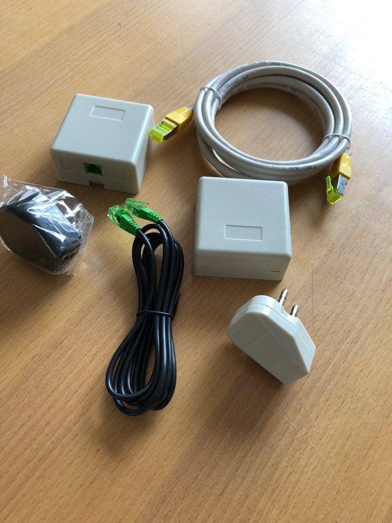 Te koop aansluitingen voor de telefoon., Telecommunicatie, Mobiele telefoons | Toebehoren en Onderdelen, Zo goed als nieuw, Overige merken