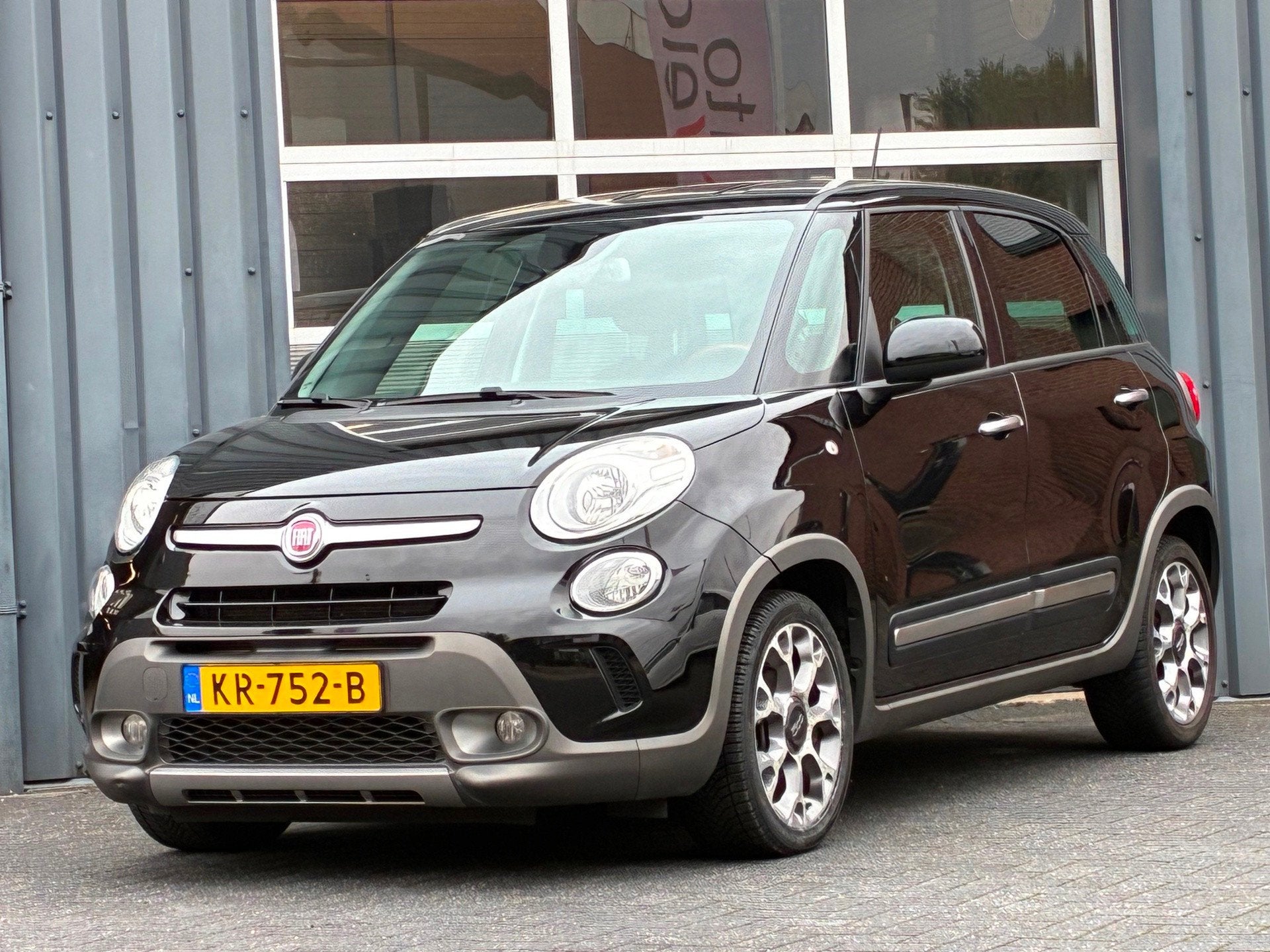 Fiat 500 L 0.9 TwinAir Trekking Navigatie Climate controle P, Auto's, Voorwielaandrijving, Gebruikt, Euro 6, Leder en Stof