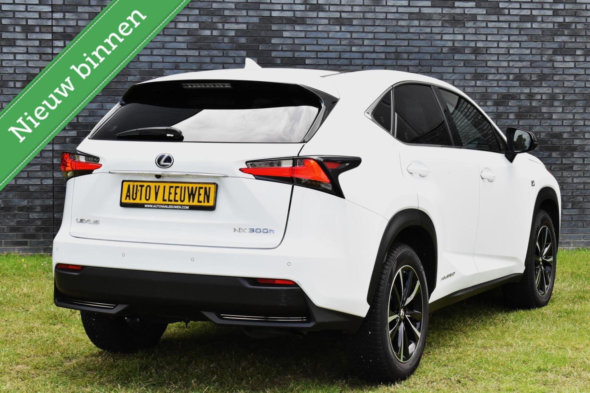 Lexus NX 300h AWD E-Four F Sport PANORAMADAK/VOL LEDER/LED/A, Automaat, Gebruikt, Euro 6, Leder