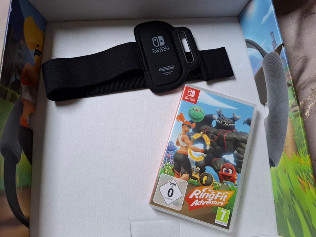 Nintendo Switch Ring Fit Adventure (Nieuwstaat), Spelcomputers en Games, Spelcomputers | Nintendo Switch, Met games, Met 2 controllers