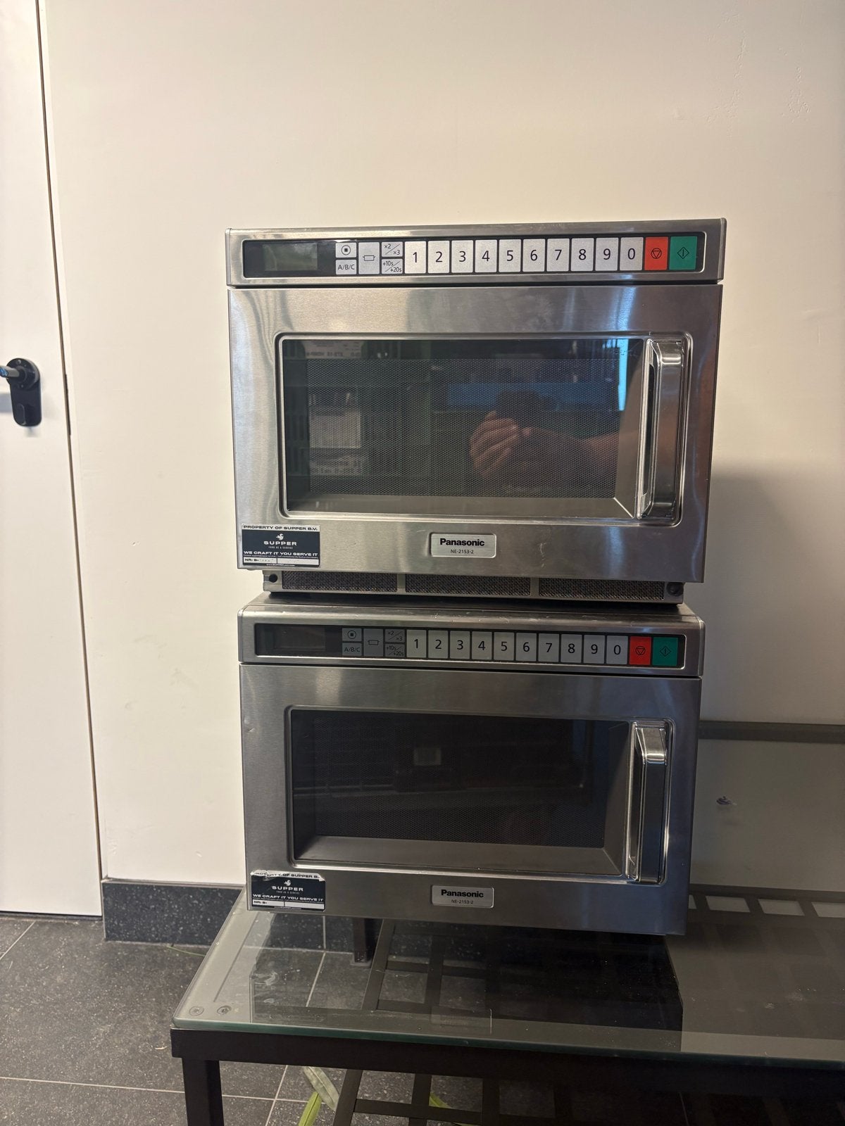 2x Panasonic NE-2153-2 professionele magnetron horeca, Witgoed en Apparatuur, Ophalen, Gebruikt, Magnetron, 45 tot 60 cm