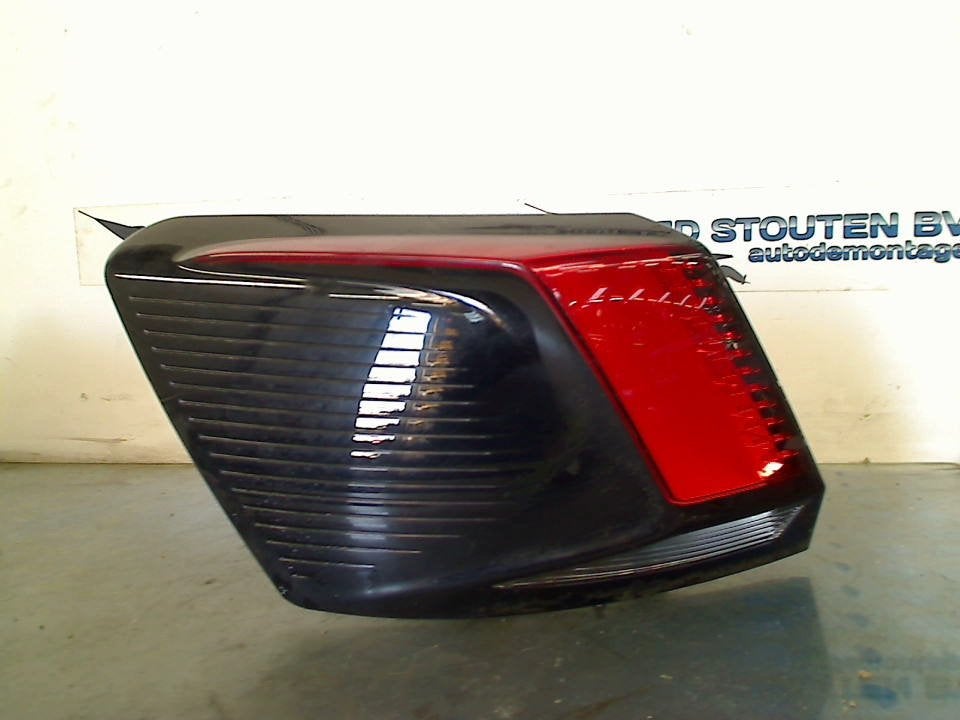 Achterlicht Links Peugeot 3008 II (M4/MC/MJ/MR) 9810477180, Kontakt-peugeot@peugeot.com, Gebruikt, Peugeot Deutschland GmbH, Bahnhofsplatz, Rüsselsheim 65423, , Duitsland