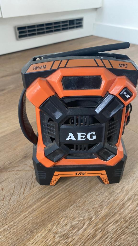AEG Bouwradio 18V (accu ontbreekt), Ophalen of Verzenden, Gebruikt, Bouwradio