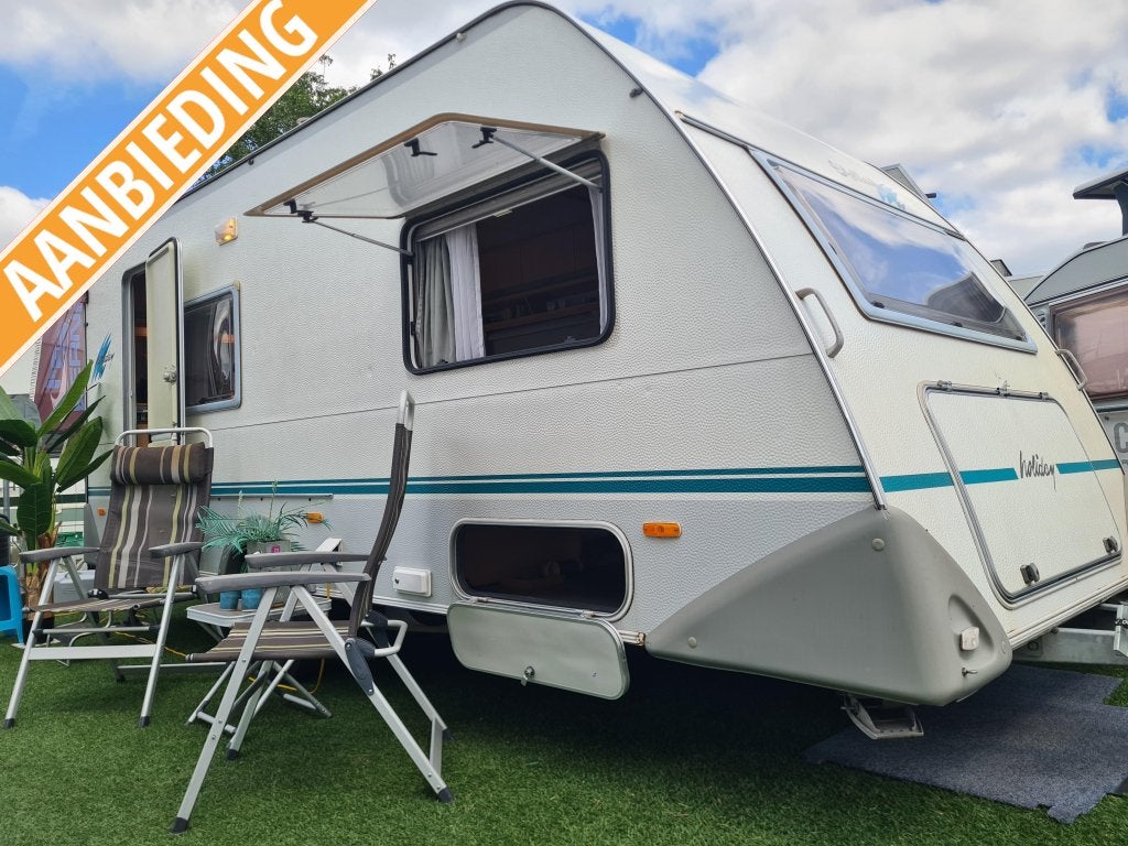 EIFELLAND HOLIDAY 495 MD / VOORTENT, Caravans en Kamperen, Bedrijf, 750 - 1000 kg, Eifelland, 4 tot 5 meter