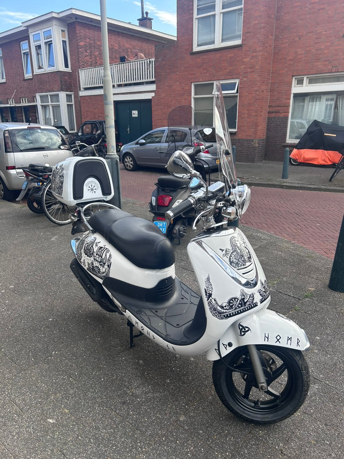 Sym Allo Scooter met unieke Viking-thema bestickering, Fietsen en Brommers, Snorfietsen en Snorscooters, Ophalen, Gebruikt, SYM