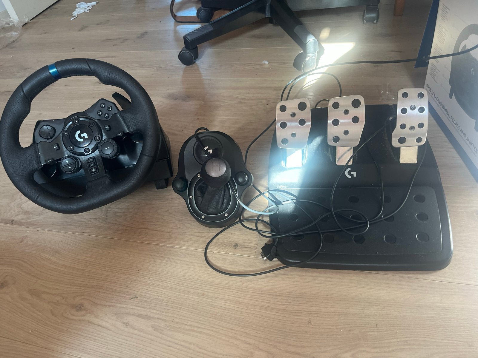 Logitech G923 racestuur, pedalen en shifter, Ophalen, Racestuur, Force feedback, Zo goed als nieuw