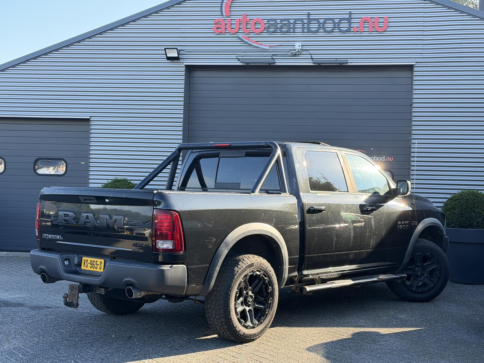 Dodge Ram 1500 5.7 V8 Quad Cab 6'4 | Panoramadak | Camera |, Auto's, Automaat, Gebruikt, 5654 cc, Origineel Nederlands