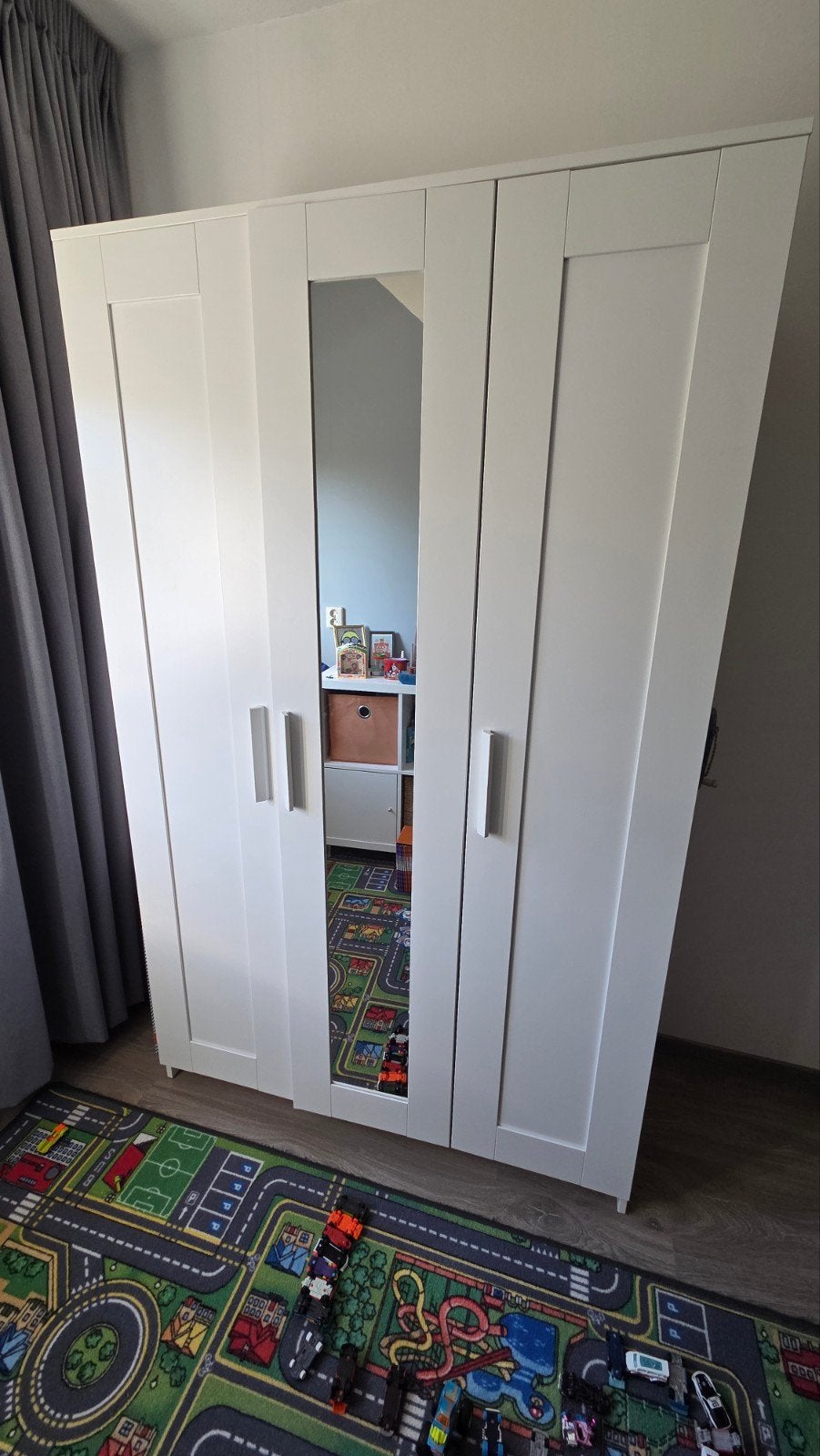 IKEA BRIMNES kledingkast met spiegel en extra planken, Ophalen, 100 tot 150 cm, 200 cm of meer, Met plank(en)