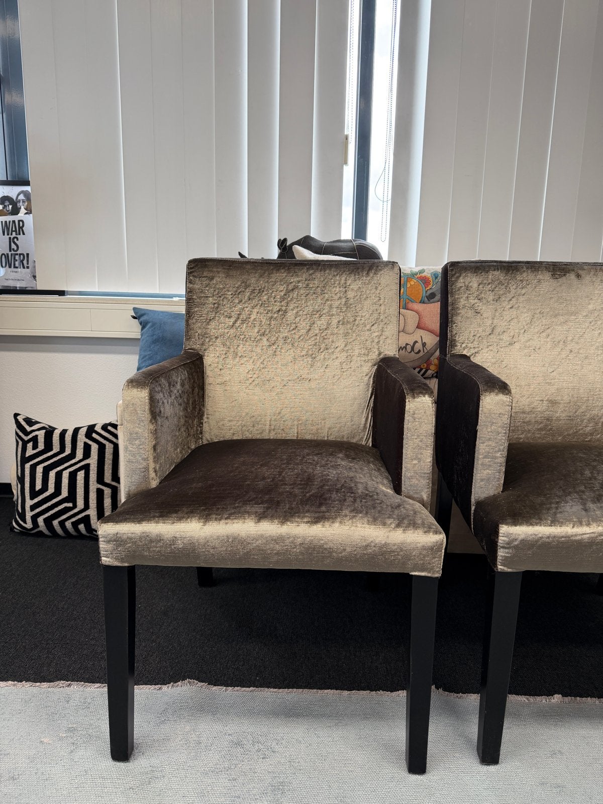 4 luxe fluwelen stoelen Taupe in stijl van Eric Kuster, Ophalen, Gebruikt, Overige kleuren, Vier