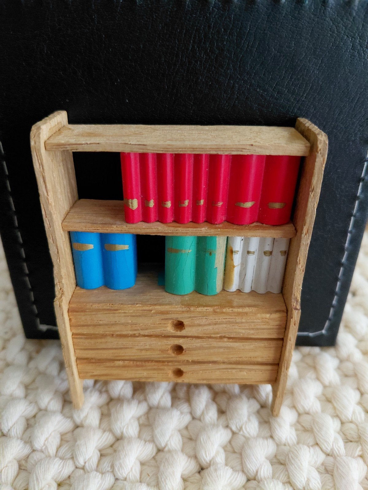 klein lisabarton kastje past in lundby de maat zie foto 2, Ophalen of Verzenden, Zo goed als nieuw, Poppenhuis
