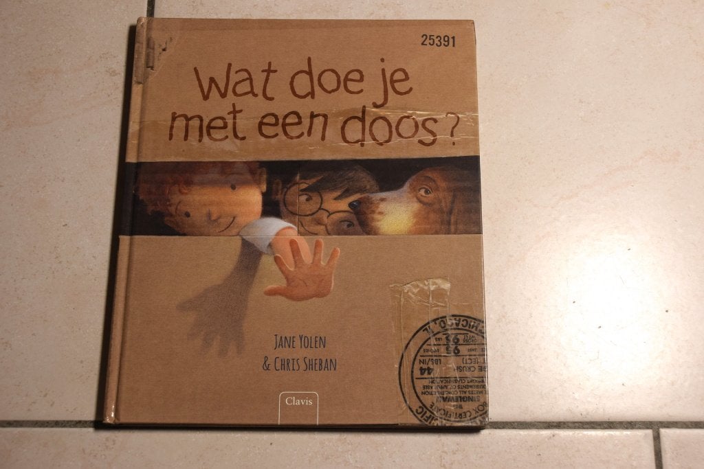 Wat doe je met een doos? / Jane Yolen, Ophalen of Verzenden, Zo goed als nieuw, Fictie algemeen, Voorleesboek