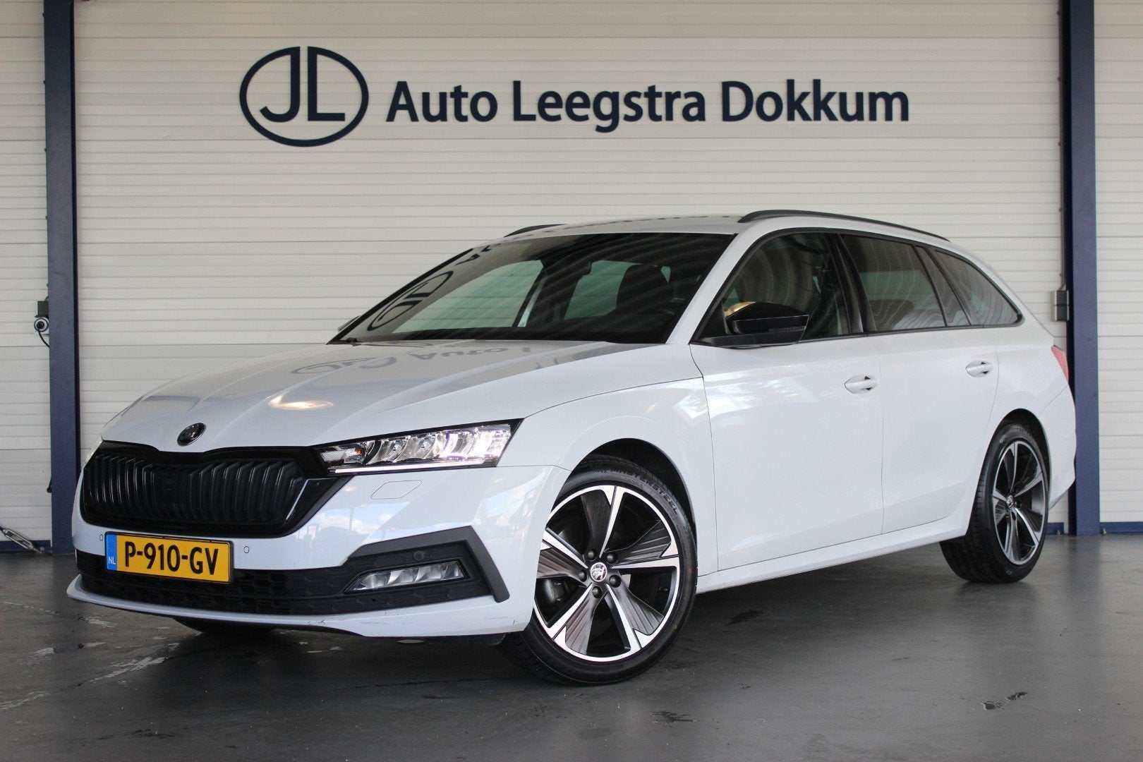Skoda Octavia Combi 1.5 e-TSI Sport Business Carplay | Stoel, Auto's, Stof, 4 cilinders, 150 pk, 1283 kg
