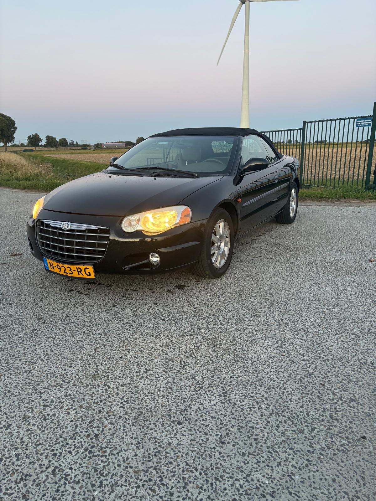 Chrysler Sebring Cabriolet 2005 | 149.800 km, Auto's, Voorwielaandrijving, Dealer onderhouden, 450 kg, Beige