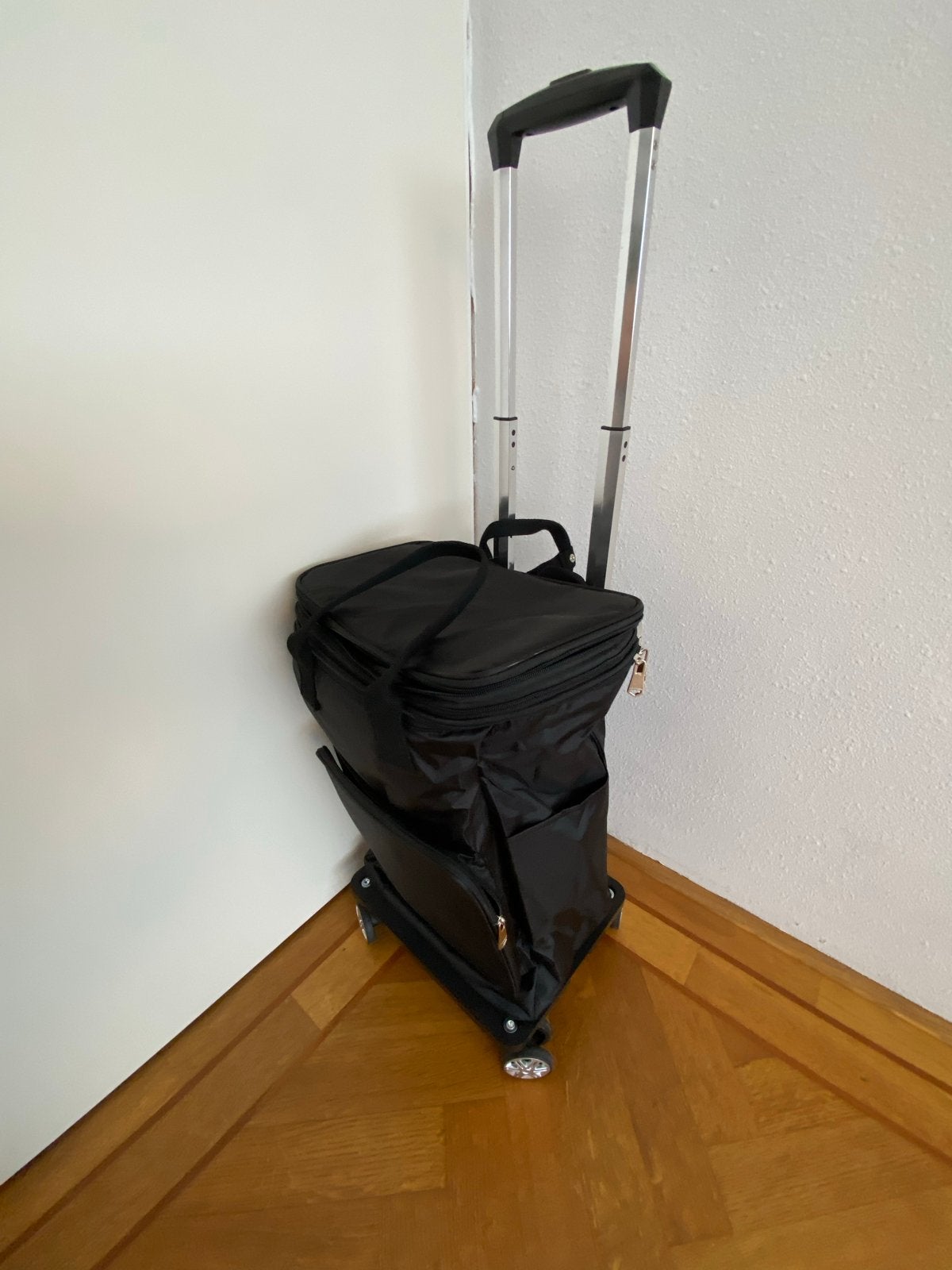Handige Zwarte Boodschappentrolley met Wieltjes, 40 tot 60 cm, 20 tot 30 cm, Zwart, Ophalen of Verzenden