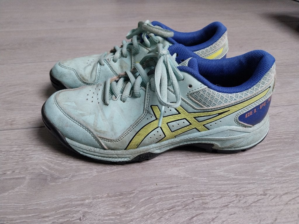 Asics gel-peake veldschoenen korfbal/hockey, Ophalen of Verzenden, Gebruikt, Schoenen